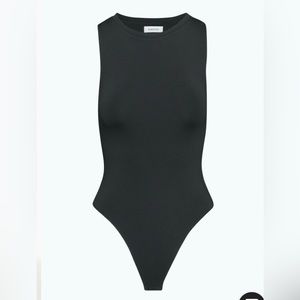 ARITZIA contour muscle bodysuit